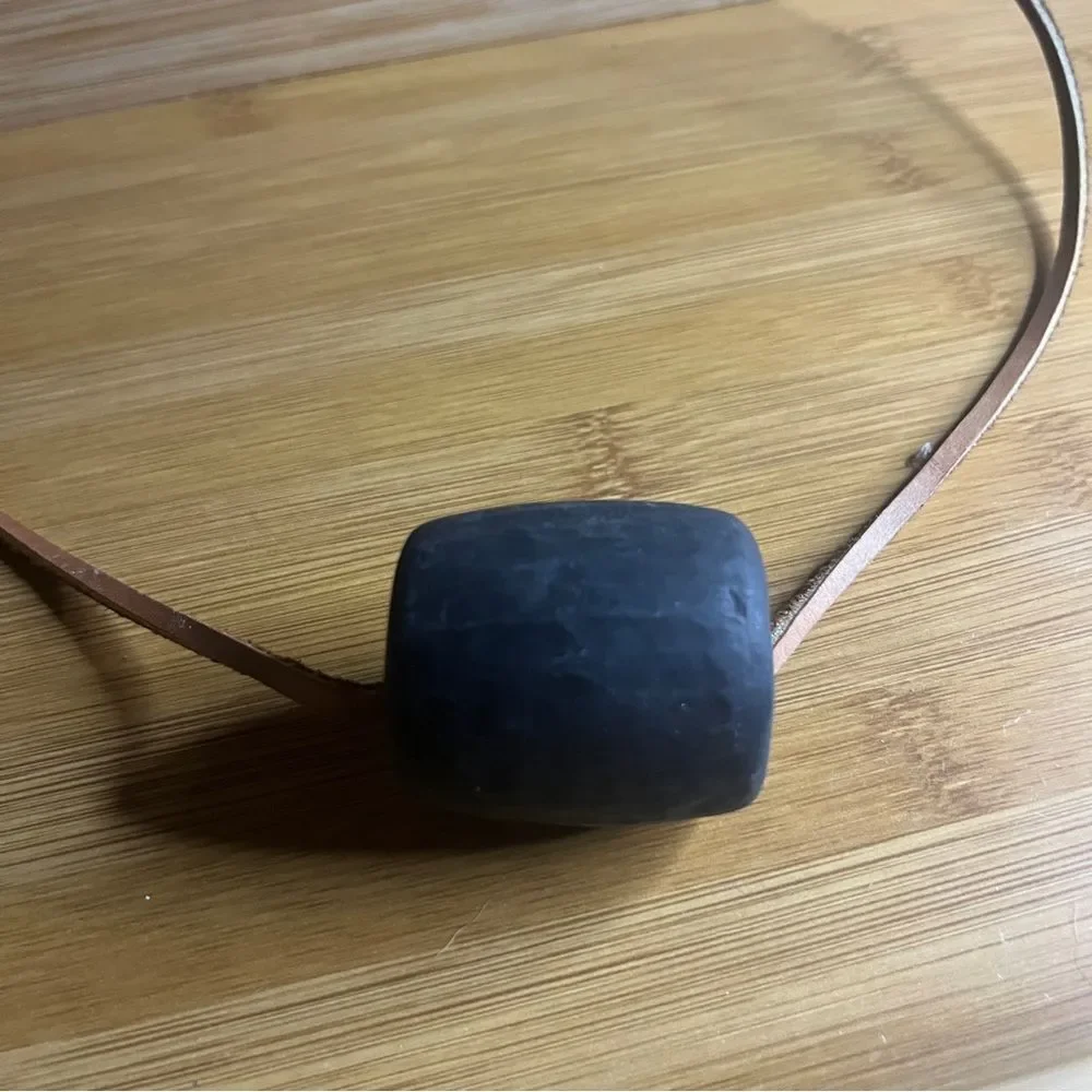 Vintage Black and Brown Leather Necklace - Picture 3 of 6